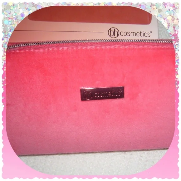Bombshell Beauty -10 Piece make up brush set-Zippered pink case. - Picture 3 of 4
